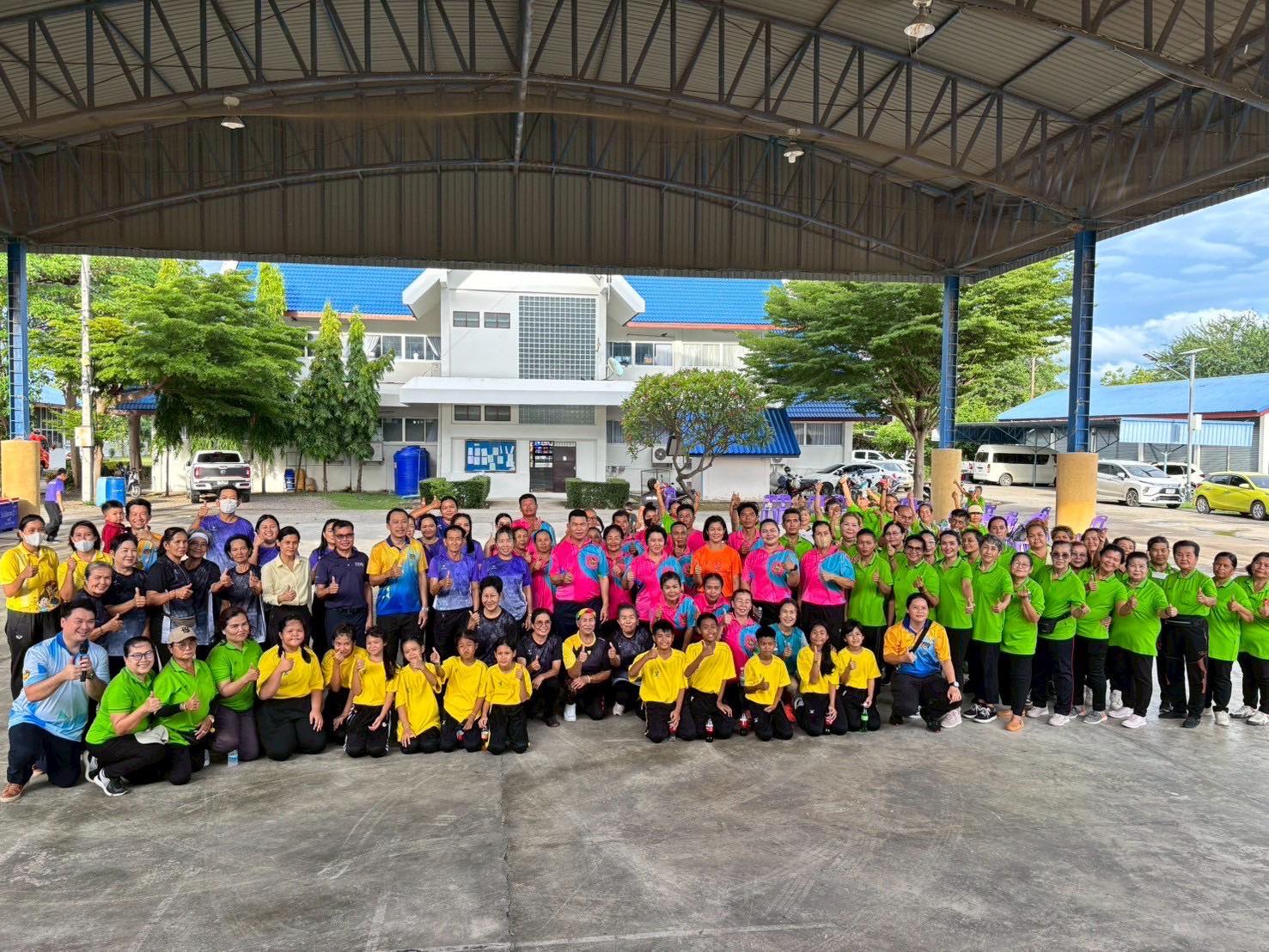 อำเภอเมืองลพบุรี โดยสำนักงานพัฒนาชุมชนอำเภอเมืองลพบุรี เข้าร่วมกิจกรรมการออกกำลังกาย (เต้นแอโรบิค)