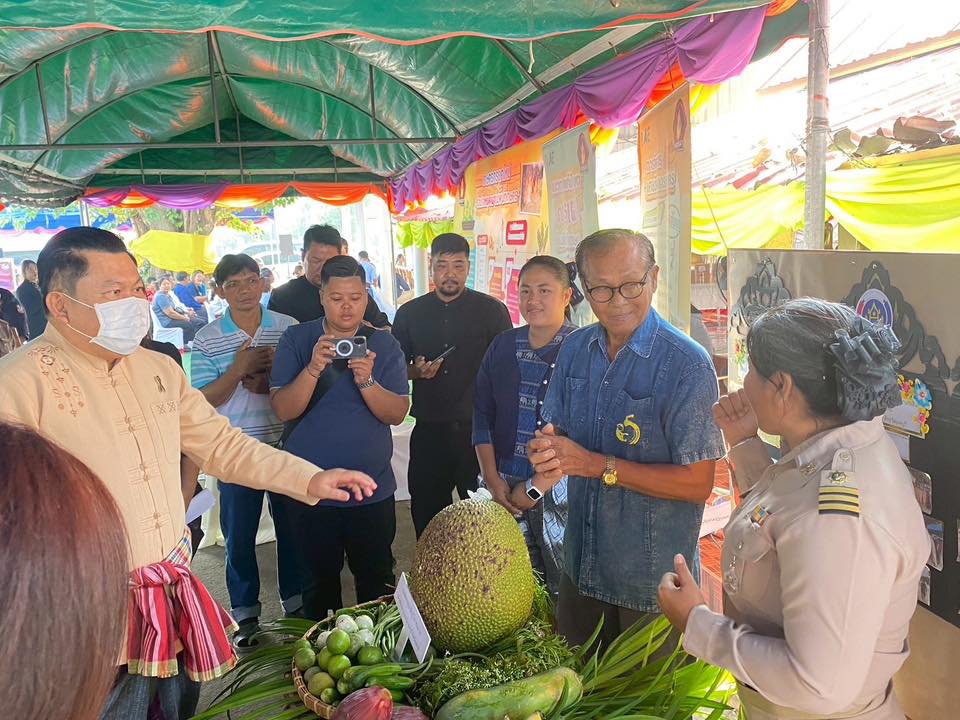 อำเภอเมืองลพบุรี โดยสำนักงานพัฒนาชุมชนอำเภอเมืองลพบุรี ร่วมกิจกรรมการตรวจผลงานเพื่อพิจารณาคัดเลือกกำนัน ผู้ใหญ่บ้าน ฯลฯ เข้ารับรางวัล ประจำปี 2569