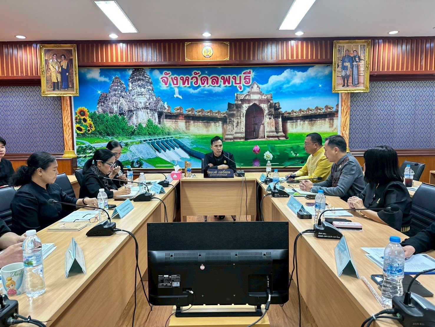 อำเภอเมืองลพบุรี โดยสำนักงานพัฒนาชุมชนอำเภอเมืองลพบุรี ร่วมนำเสนอผลิตภัณฑ์ OTOP เด่นของอำเภอเมืองลพบุรี มุ่งต่อยอดและสร้างมาตรฐานสู่ตลาดสากล