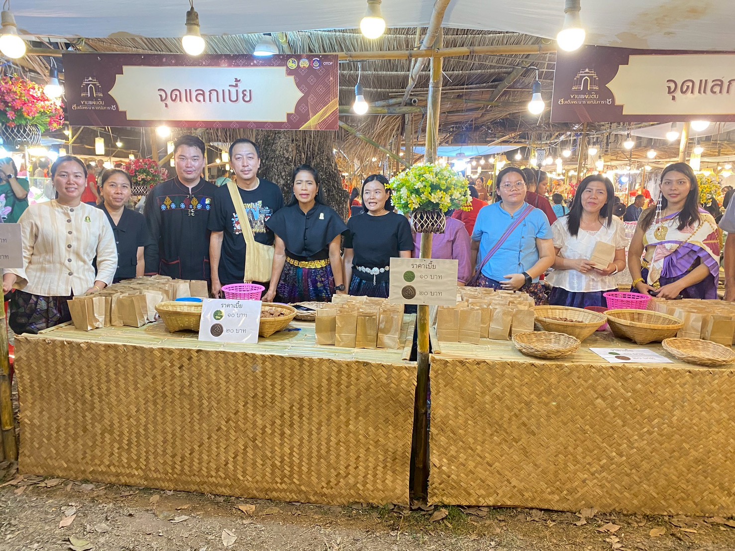 อำเภอเมืองลพบุรี โดยสำนักงานพัฒนาชุมชนอำเภอเมืองลพบุรี ร่วมกิจกรรมตลาดย้อนยุคเมืองละโว้ ในงานแผ่นดินสมเด็จพระนารายณ์มหาราช ครั้งที่ 38 ประจำปี 2569