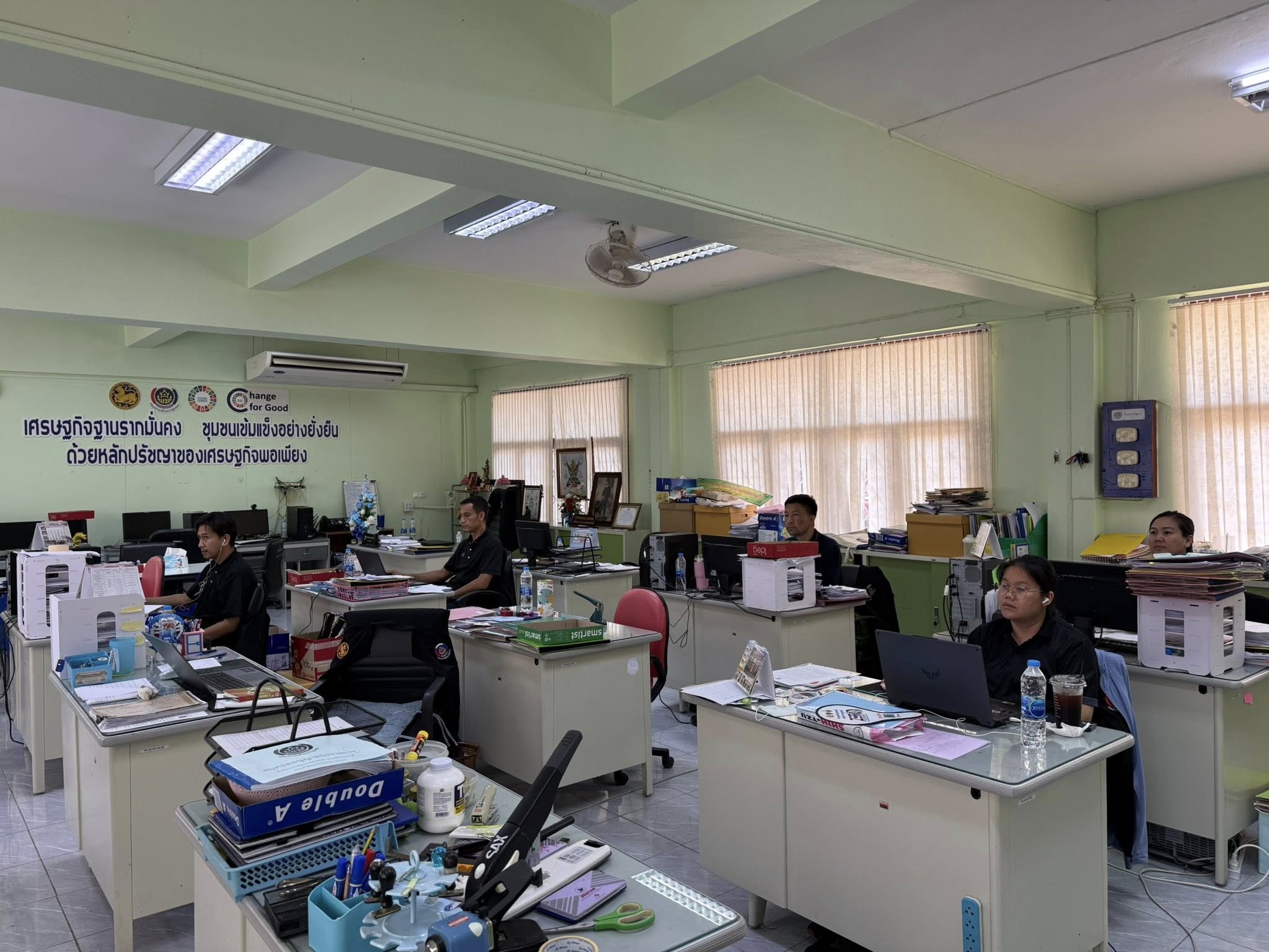 อำเภอเมืองลพบุรี โดยสำนักงานพัฒนาชุมชนอำเภอเมืองลพบุรี ร่วมประชุมชี้แจงการจัดทำแผนพัฒนาชุมชนเชิงพื้นที่แบบบูรณาการ ผ่านระบบ Cisco Webex Meeting