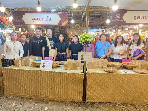 อำเภอเมืองลพบุรี โดยสำนักงานพัฒนาชุมชนอำเภอเมืองลพบุรี ร่วมกิจกรรมตลาดย้อนยุคเมืองละโว้ ในงานแผ่นดินสมเด็จพระนารายณ์มหาราช ครั้งที่ 38 ประจำปี 2569